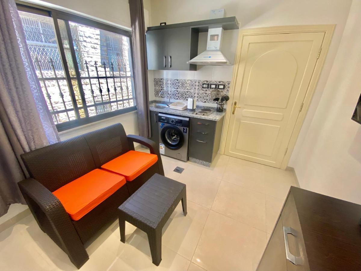 Villa Mira Guesthouse 2 - Downtown Central Amman - Al Diyrih ภายนอก รูปภาพ