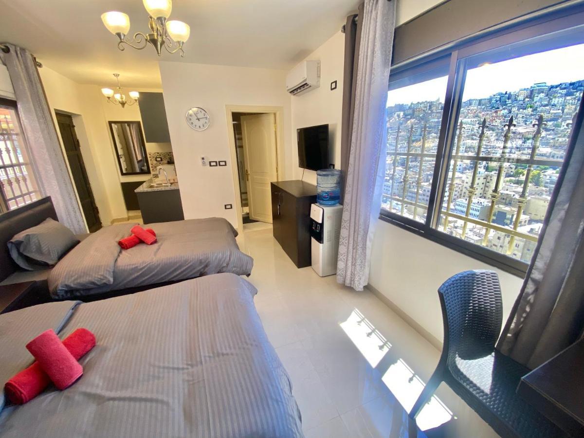 Villa Mira Guesthouse 2 - Downtown Central Amman - Al Diyrih ภายนอก รูปภาพ