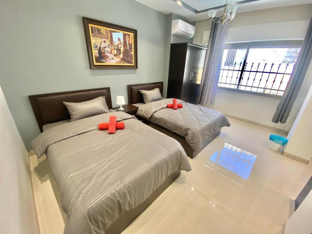 Villa Mira Guesthouse 2 - Downtown Central Amman - Al Diyrih ภายนอก รูปภาพ