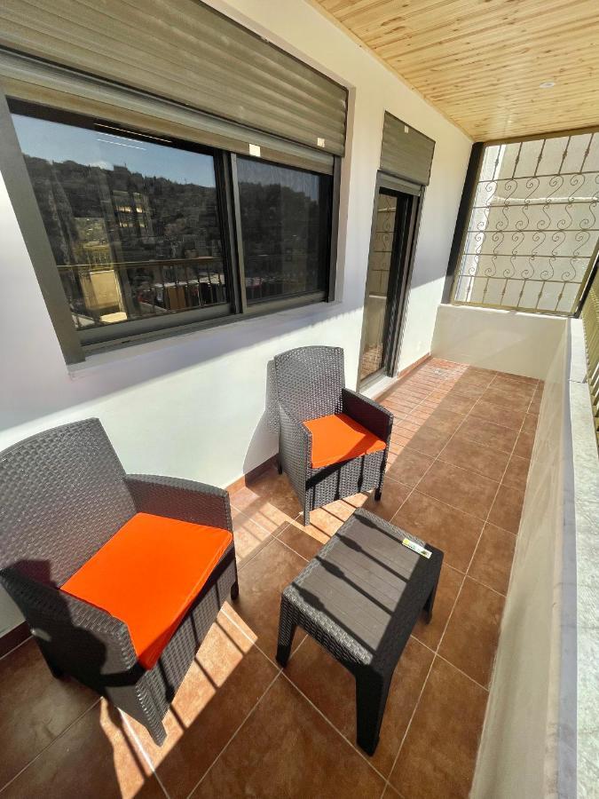 Villa Mira Guesthouse 2 - Downtown Central Amman - Al Diyrih ภายนอก รูปภาพ