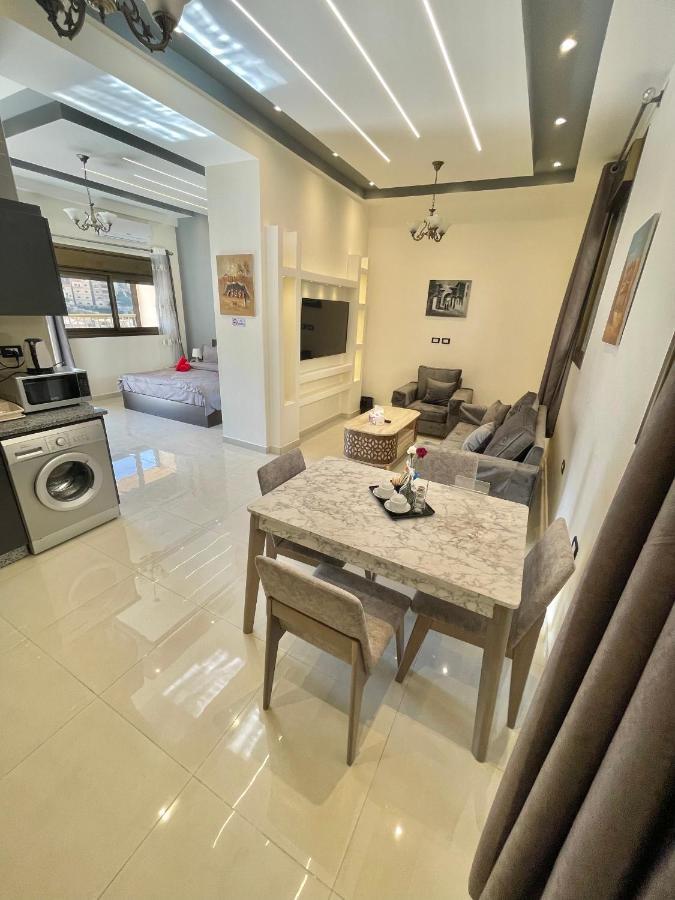 Villa Mira Guesthouse 2 - Downtown Central Amman - Al Diyrih ภายนอก รูปภาพ