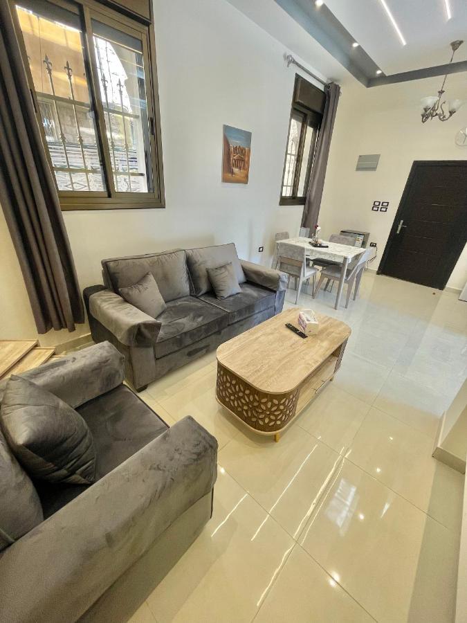 Villa Mira Guesthouse 2 - Downtown Central Amman - Al Diyrih ภายนอก รูปภาพ