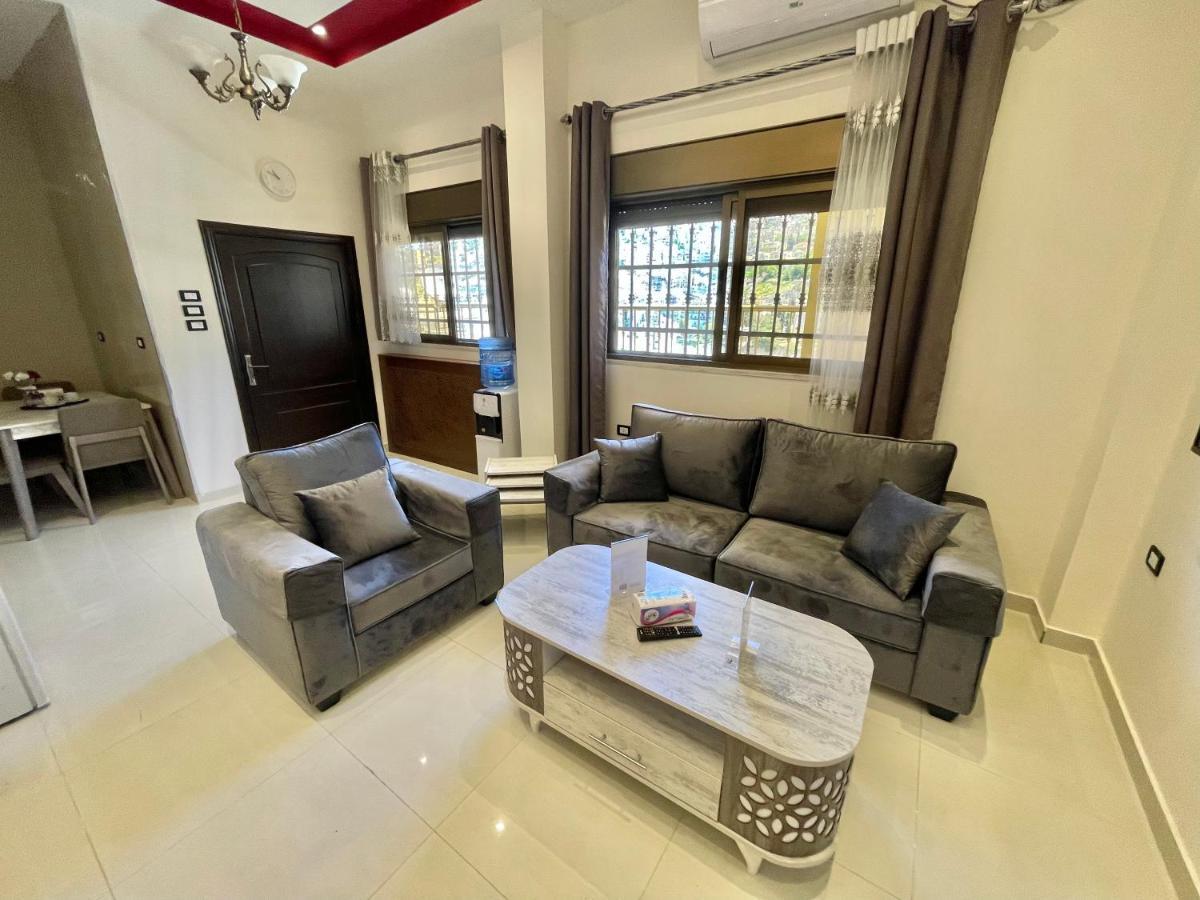 Villa Mira Guesthouse 2 - Downtown Central Amman - Al Diyrih ภายนอก รูปภาพ